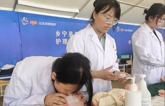 2023年乡宁县职业中学职业教育周护理技能展示