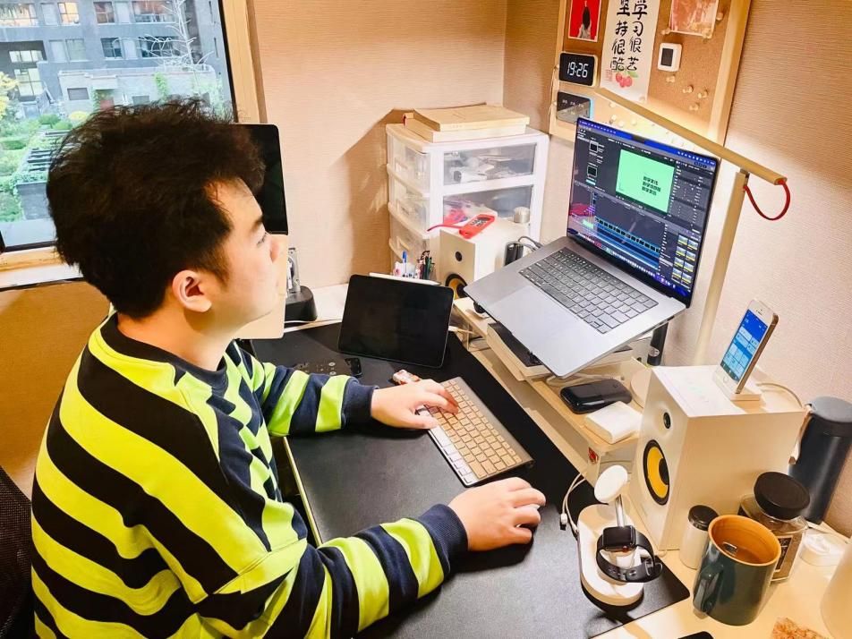 艺术设计学院   梁晨梓