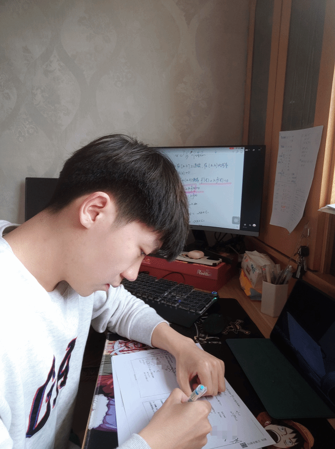 计算机工程学院 陈航宇