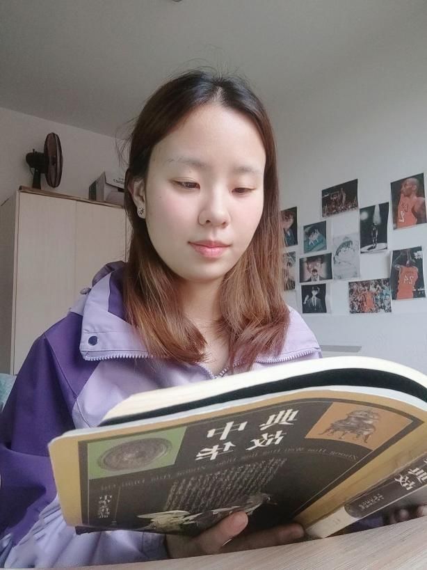 管理学院 张书蓉