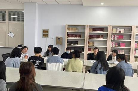 图书馆裴基辉老师分享《云上：与母亲的99件小事》