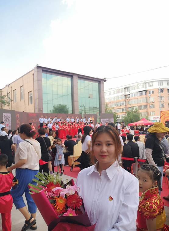 金融1908班 曹玥