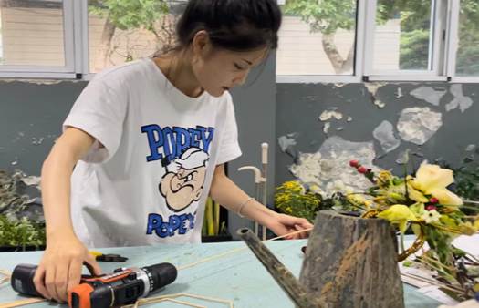 4f9dc172f67cee3d6f1f9d28d93e12b